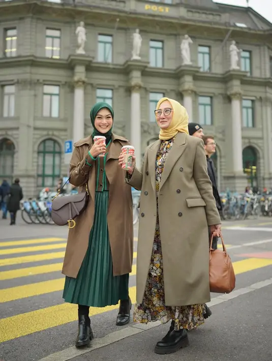 Hijau emerald ala bangsawan untuk tampilan berkelas dan elegan (Foto: Instagram @indahnadapuspita)