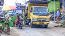 Di area Pasar Pujon, tepatnya di Desa Ngroto, Kecamatan Pujon, Kabupaten Malang truk Fuso sering ditemukan untuk mengangkut sayur, tepung, beras dan salah satunya juga untuk material bangunan.