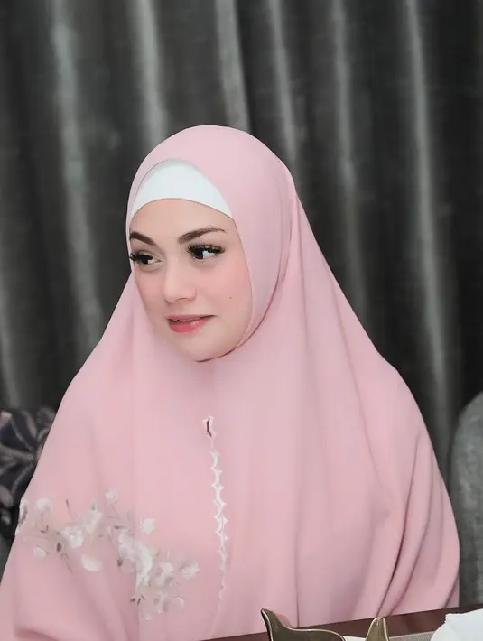 (Instagram/celine_evangelista)