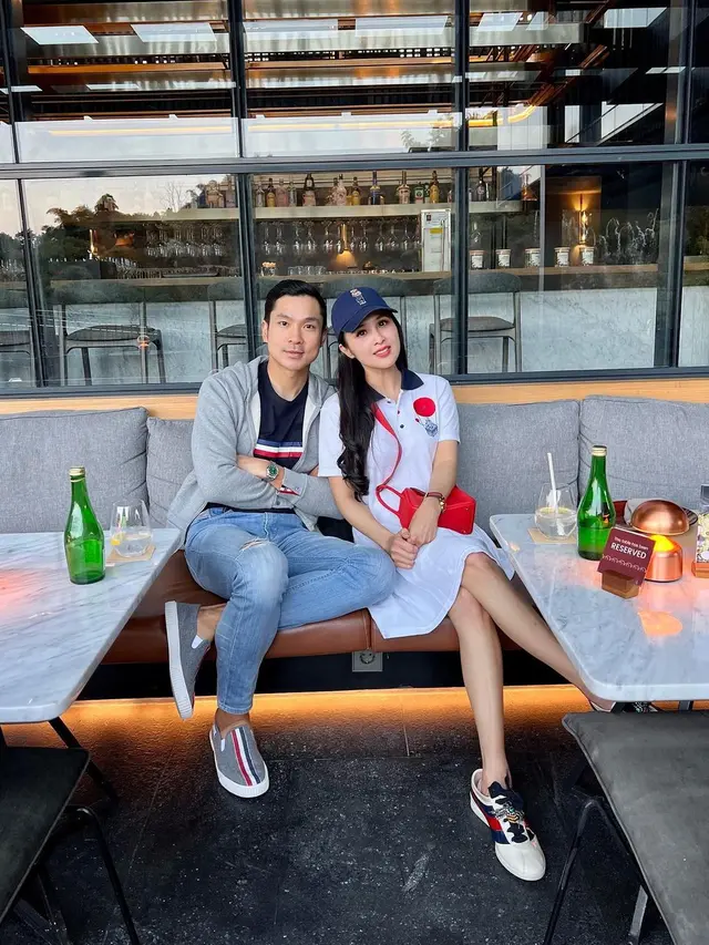 Jarang Tersorot, 8 Potret Mesra Sandra Dewi dan Harvey Moeis Ini Bikin Gemas