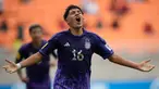 Pemain timnas Argentina U-17, Thiago Laplace melakukan selebrasi setelah mencetak gol ke gawang Polandia dalam pertandingan Grup D Piala Dunia U-17 di Jakarta International Stadium, Jumat 17 November 2023. (AP Photo/Achmad Ibrahim)