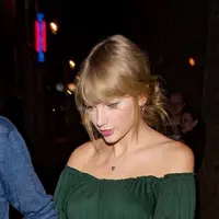 Joe Alwyn akhirnya angkat bicara mengenai hubungannya dengan Taylor Swift. (People Magazine)