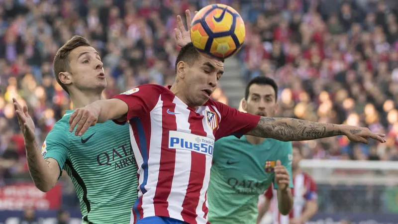 Kalahkan Atletico, Barcelona Pepet Real Madrid