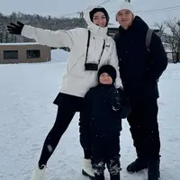 Gaya Publik Figur Menikmati Liburan Akhir Tahun di Negara Bersalju. [@citraciki]