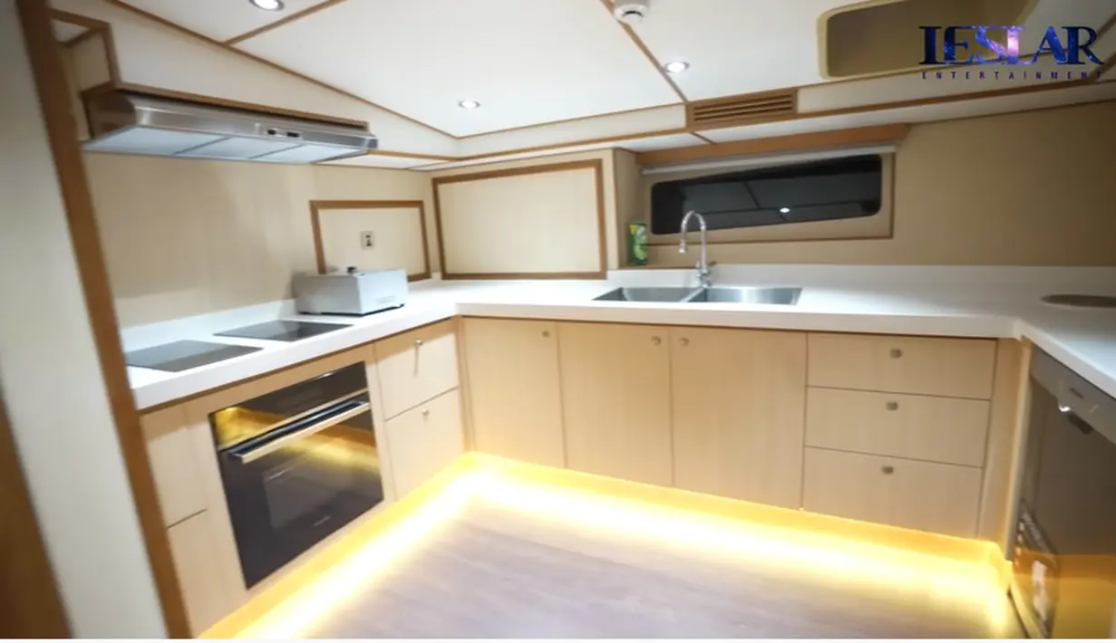 Lesti Kejora dan Rizky Billar (Youtube/Leslar Entertainment)