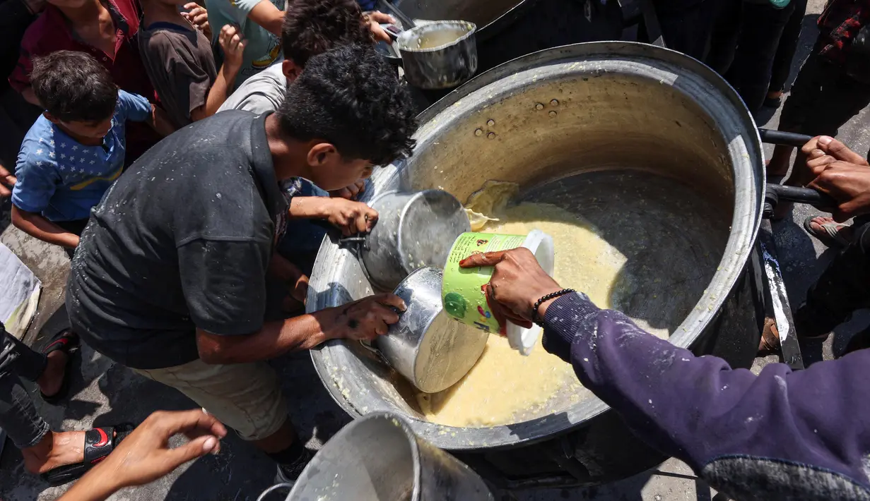 Hampir sepertiga warga Gaza tidak mendapatkan makanan dalam beberapa hari terakhir. (Omar AL-QATTAA/AFP)