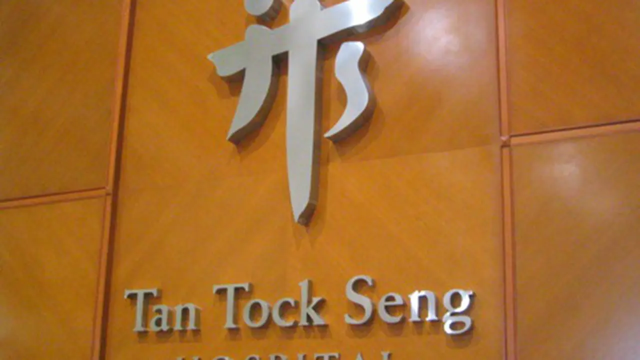 RS Tan Tock Seng Singapura Baru Bangun Ruang Isolasi Ebola
