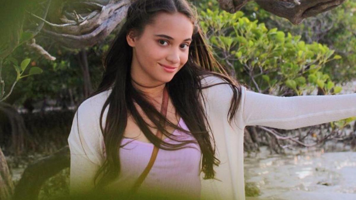 FOTO: Gaya Santai Aurora Ribero saat Liburan, Cantik dan Memesona