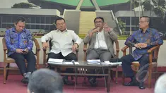 Suasana diskusi seputar permasalahan haji di Pressroom Kompleks Parlemen Senayan, Jakarta, Rabu (25/3/2015). (Liputan6.com/Andrian M Tunay)