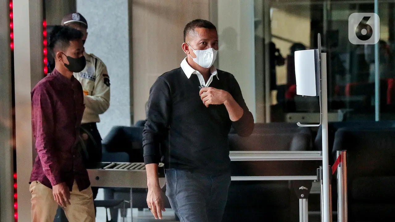 Terjaring OTT, Bupati Meranti Muhammad Adil Tiba di Gedung KPK