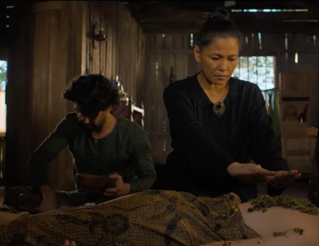 4.Gayatri (Djenar Maesa Ayu)