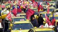 Kementerian Transportasi Taiwan membekukan layanan taksi Uber akibat tidak memiliki izin resmi. 