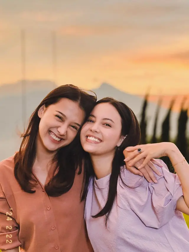 Bestie di Sinetron, Ini 7 Kebersamaan Anggika Bolsterli dan Esta Pramanita