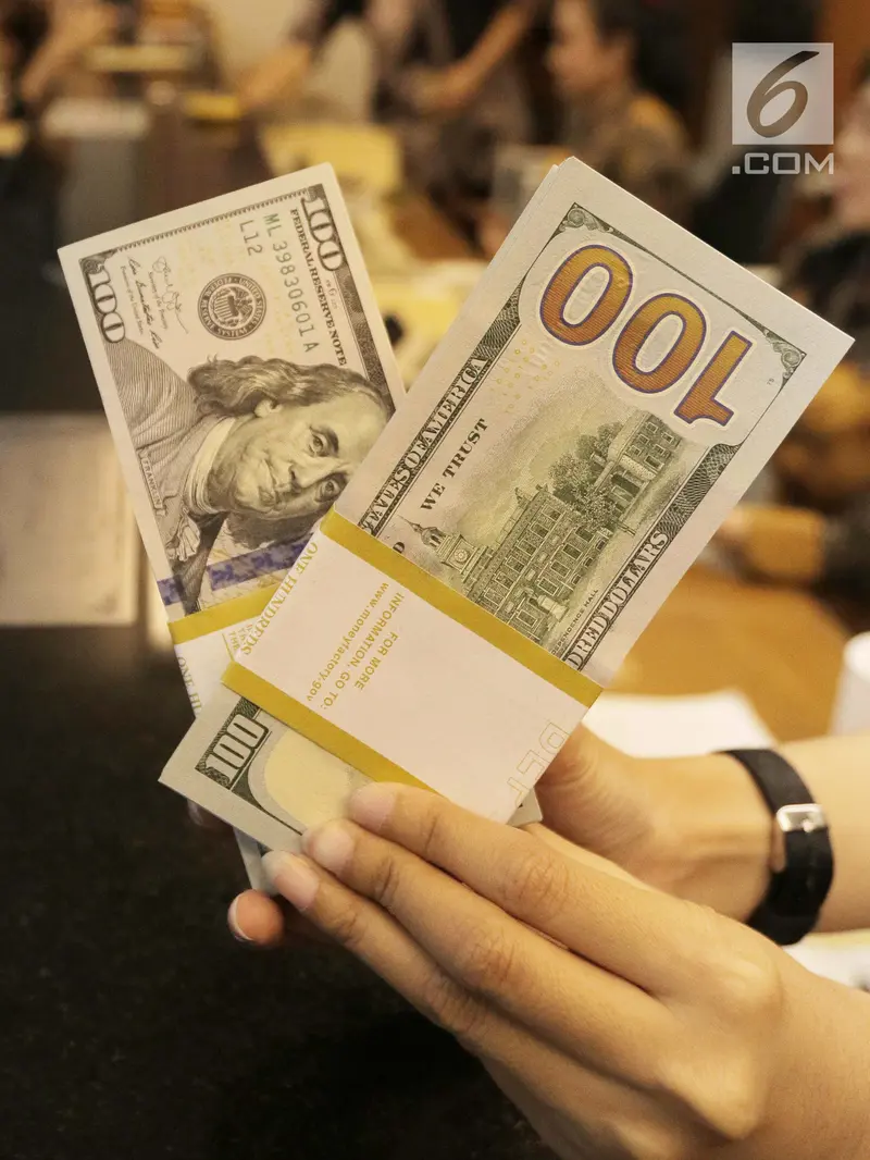 Rupiah Tembus 13.820 per Dolar AS