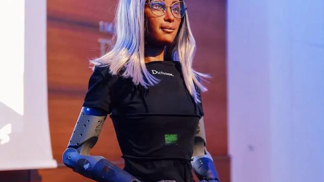 Perusahaan Minuman Ini Jadikan Robot AI sebagai CEO, Sanggup Kerja 24 Jam