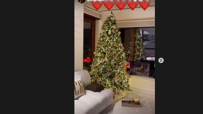Suasana kediaman pemain Juventus, Cristiano Ronaldo menyambut Natal tahun ini (Instagram)