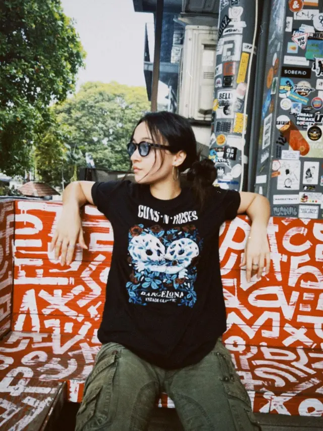 Pesona Megan Domani dengan Outfit Hitam, Simpel dan Stylish