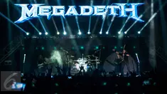 Grup band Death Metal asal Amerika, Megadeth beraksi pada acara Hammersonic 2017 di Echo Park, Ancol, Jakarta, Minggu (7/5). Megadeth menjadi salah satu band yang ditunggu di even metal tahunan terbesar di Asia Tenggara itu. (Liputan6.com/Gempur M Surya)