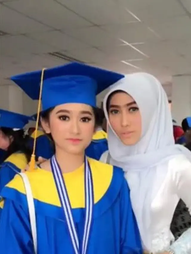 6 Potret Lawas Seleb saat Kelulusan Sekolah, Ayu Ting Ting Bikin Pangling
