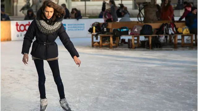 Ilustrasi Ice Skating