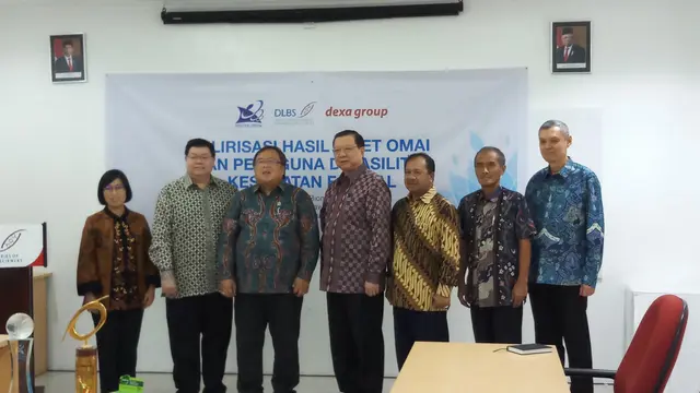 Menristek Bambang mengunjungi Dexa Laboratories of Biomolecular Sciences (DLBS) Dexa Group, Cikarang Selatan membahas mengenai obat fitofarmaka. (Foto: Fitri Haryanti)