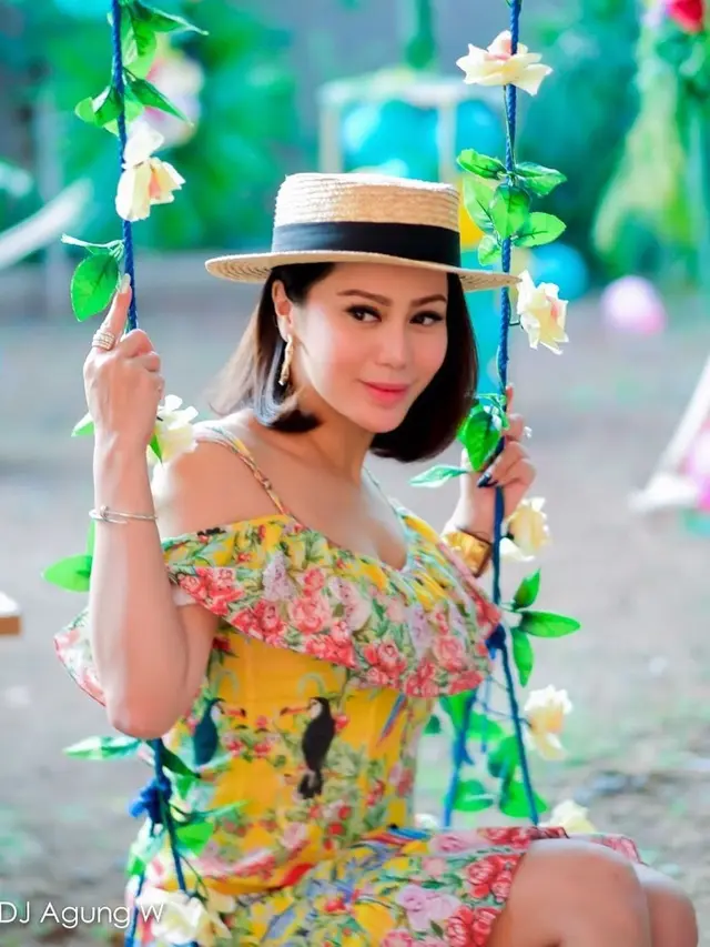 6 Potret Vicky Zainal, Artis FTV Sekaligus Kakak Bunga Zainal yang Jadi Korban KDRT