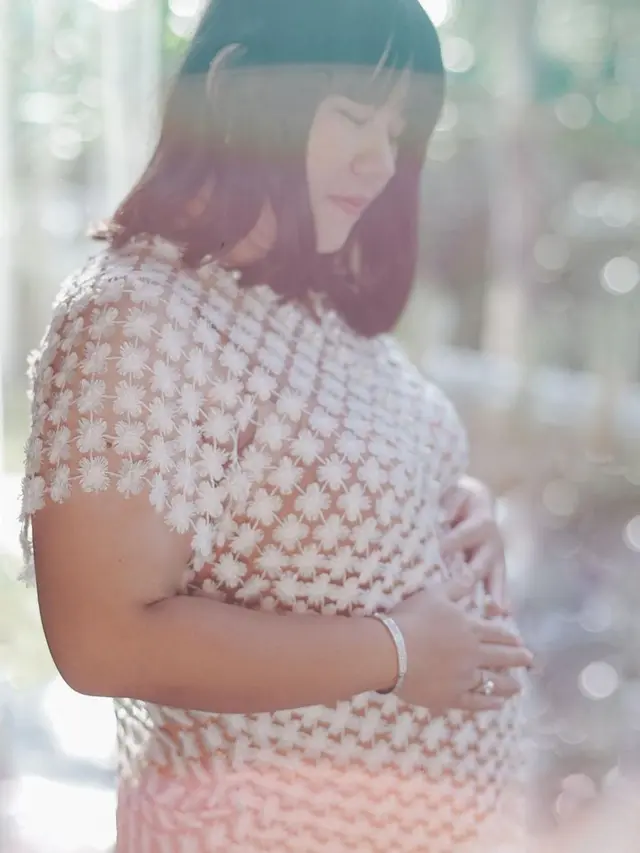Hamil Anak Kedua, Ini 6 Potret Maternity Shoot Istri Marcus Gideon