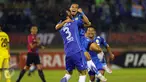 Kapten tim Persib, Atep melompat saat merayakan gol ke gawang Mitra Kukar FC di babak 8 besar Piala Presiden 2017 di Stadion Manahan Solo, Sabtu (25/2). Persib unggul 3-2 atas Mitra Kukar FC. (Liputan6.com/Helmi Fithriansyah)