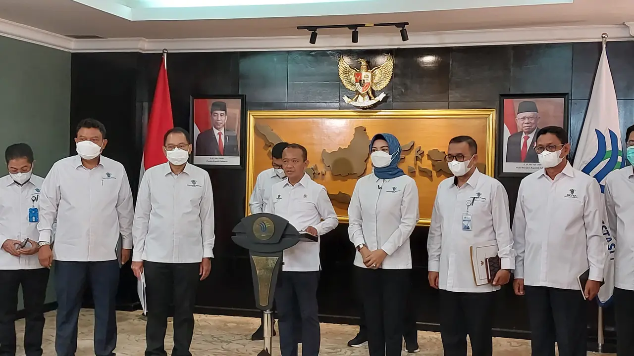 Menteri Investasi/Kepala Badan Koordinasi Penanaman Modal (BKPM) Bahlil Lahadalia dalam Konferensi Pers di kantor Kementerian Investasi/BKPM, Senin (26/9/2022).