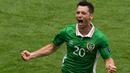 Wes Hoolahan mencetak gol balasan dan 100% tekel bersih saat Irlandia bermain imbang 1-1 melawan Swedia. (13/6/2016). (AFP/Paul Ellis)