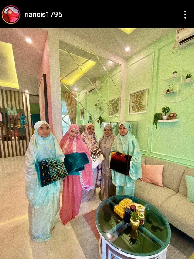 Unggahan Ria Ricis