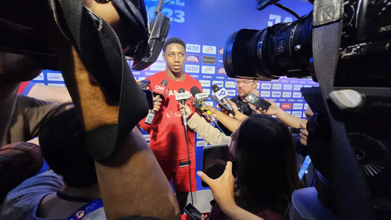 Suasana wawancara pemain FIBA World Cup 2023 seusai pertandingan