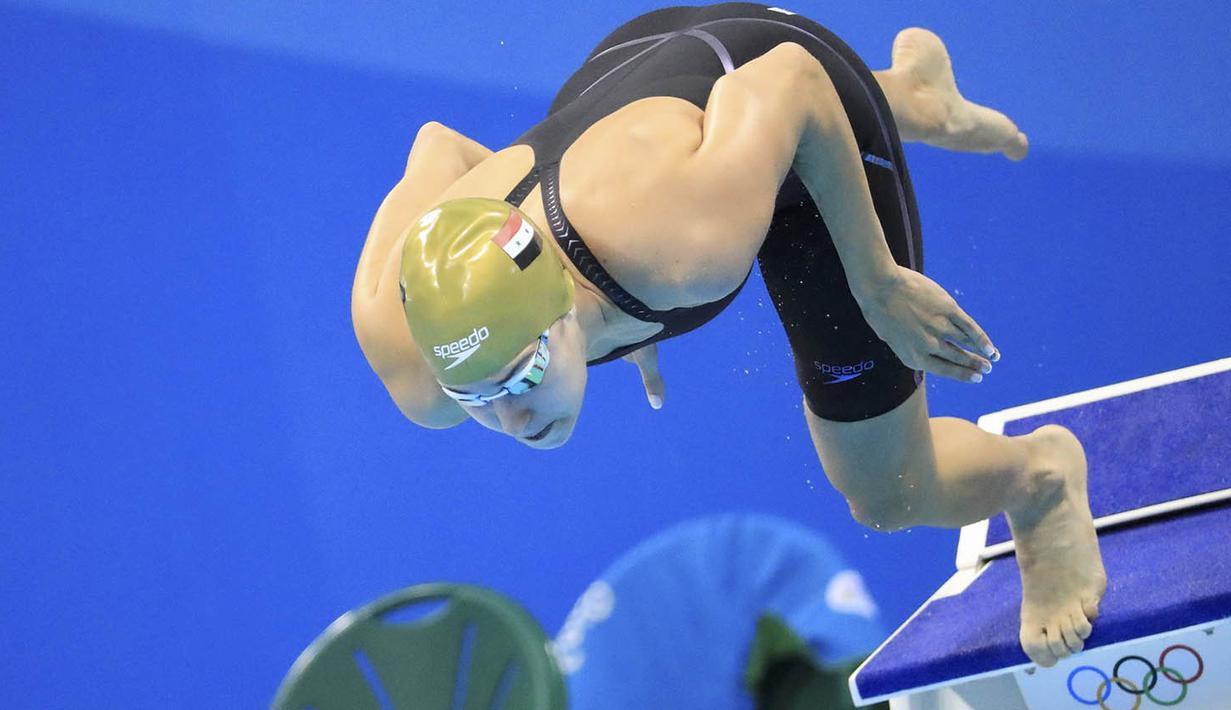 Perenang Suriah, Baean Jouma, tampil pada nomor 50m gaya bebas pada Olimpiade 2016. Atlet 22 tahun ini harus puas berada pada posisi ke 49 dengan catatan waktu 26.41 detik. (Reuters/Dominic Ebenbichler)