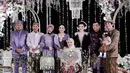 Acara 7 bulanan dihadiri tiga keluarga besar Atta dan Aurel, yakni keluarga Halilintar, Lemos, dan Hermansyah yang kompak mengenakan pakaian serba ungu. [@aurelie.hermansyah.]