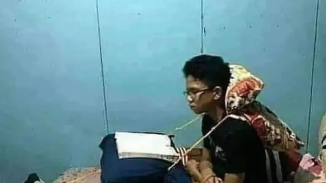 6 Aksi Absurd Bocah Ini Hanya Ditemukan di Indonesia, Orang Tua Harap Bersabar