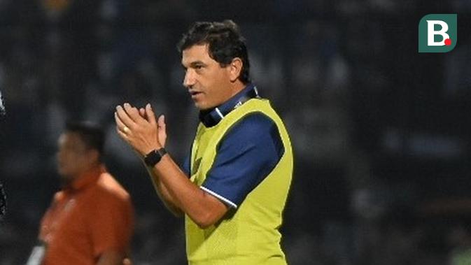 bagas adi nugroho beberkan kunci membaiknya pertahanan arema di bri liga 1
