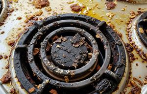 Pentingnya Tips Merawat Kompor Secara Berkala tak hanya soal kebersihan, tapi juga keamanan dan efisiensi dapur. Temukan rahasia dapur aman di sini! (Modena)