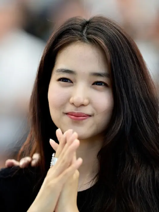 Dukungan itu Kim Tae Ri sampaikan saat ia menjadi bintang tamu di acara News Room. (Foto: zimbio.com)