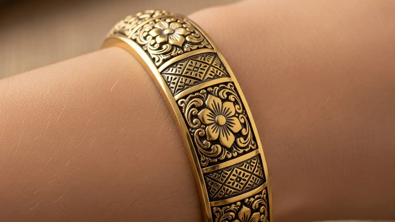 Gelang Emas Kombinasi Ukiran Bali Klasik untuk Sentuhan Etnik Elegan