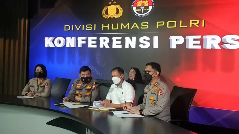 Bareskrim Polri menggelar jumpa pers terkait penyelewengan dana yang dilakukan ACT