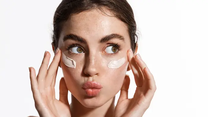 Panduan Memilih antara Sunscreen Mineral dan Kimia, Mana yang Paling Baik Untukmu?