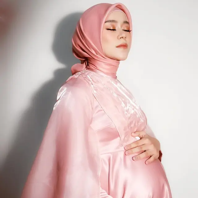 6 Artis Ini Pernah Sembunyikan Kehamilan, Bagikan Kabar saat Baby Bump Terlihat