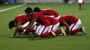 Sujud syukur bersama menjadi ritual rutin setelah mencetak gol. (Bola.com/Arief Bagus)