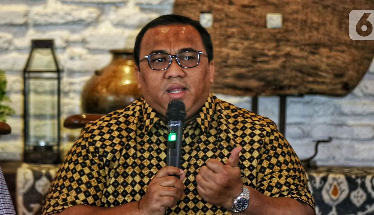 Ketua Pelaksana Syukuran Inagurasi Presiden dan Wakil Presiden RI 2019-2024 Andi Gani Nena Wea memberi keterangan pers di Jakarta, Senin (14/10/2019). Syukuran akan menampilkan parade seni budaya dan kuliner gratis khas Nusantara untuk ribuan warga. (Liputan6.com/JohanTallo)