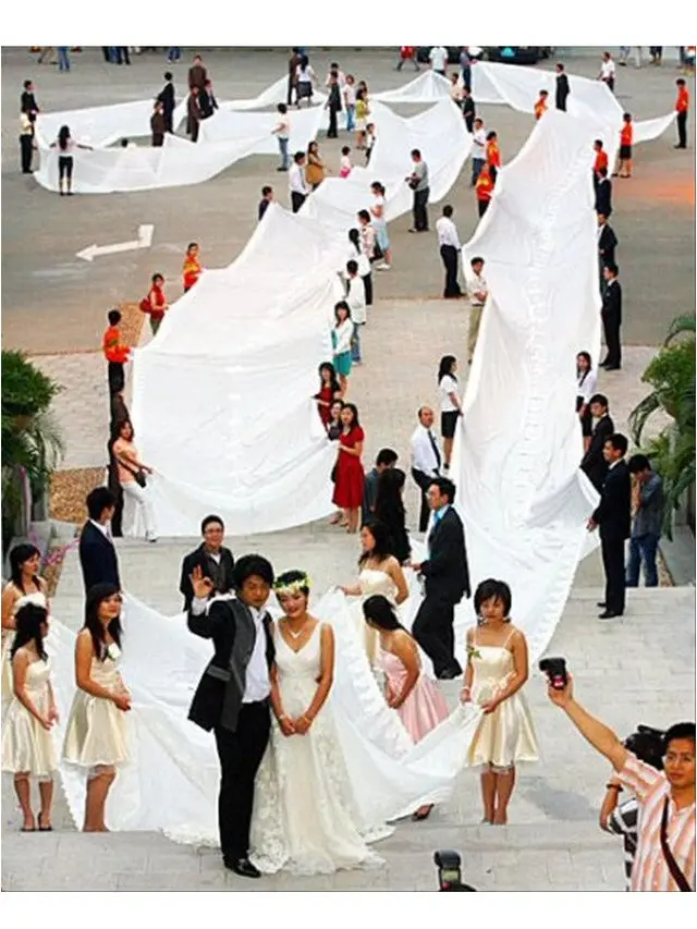 6 Potret Gaun Pengantin Ini Nyeleneh Banget Bikin Tepuk Jidat