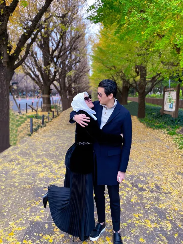Syahrini dan Reino Barack makin mesra dan tak terpengaruh isu cerai (Foto: Instagram princessyahrini)