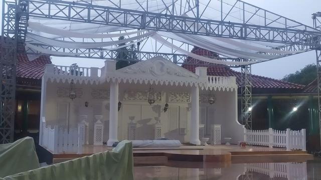 Penampakan panggung hajatan pernikahan anak Anggota DPRD DKI Jakarta Purwanto