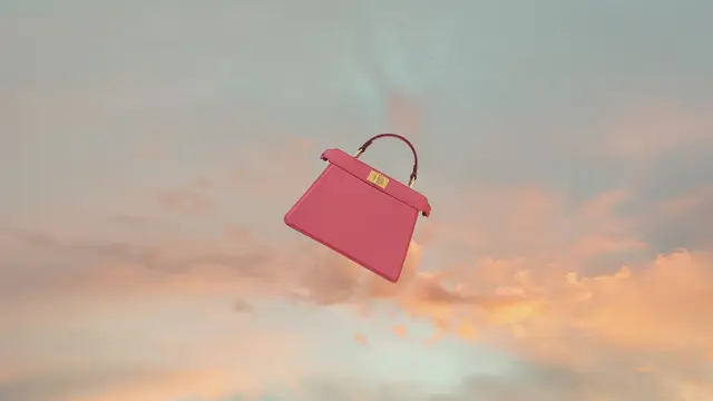 Adwoa Aboah Jadi Sosok ‘Wanita Super’ di Kampanye FENDI Peekaboo Terbaru