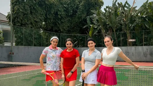 Wulan Guritno mencuri perhatian di unggahan Ashanty (Instagram/ashanty_ash)