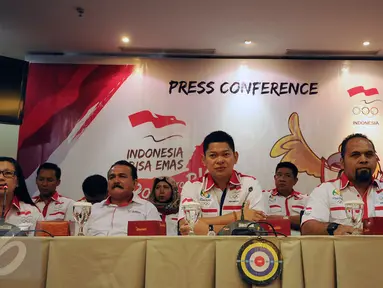 CDM Indonesia untuk Olimpiade 2016, Raja Sapta Oktohari (tengah) memberikan keterangan terkait program dukungan di Jakarta, Kamis (10/3/2016). Raja Sapta mengkampanyekan ”Indonesia Bisa Emas” untuk meningkatkan dukungan. (Liputan6.com/Helmi Fithriansyah)